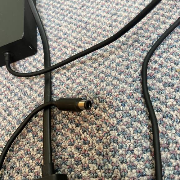 Microsoft Surface Dock 2 Docking Station Model 1661 With Power Adapter - Picture 8 of 8